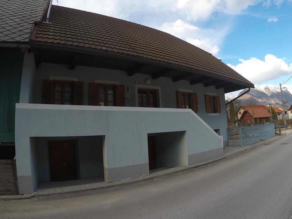 Lesjakova Domacija Bovec Buitenkant foto